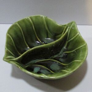 vtg green glazed divided leaf dish Calif pottery USA trinket nature cabin decor